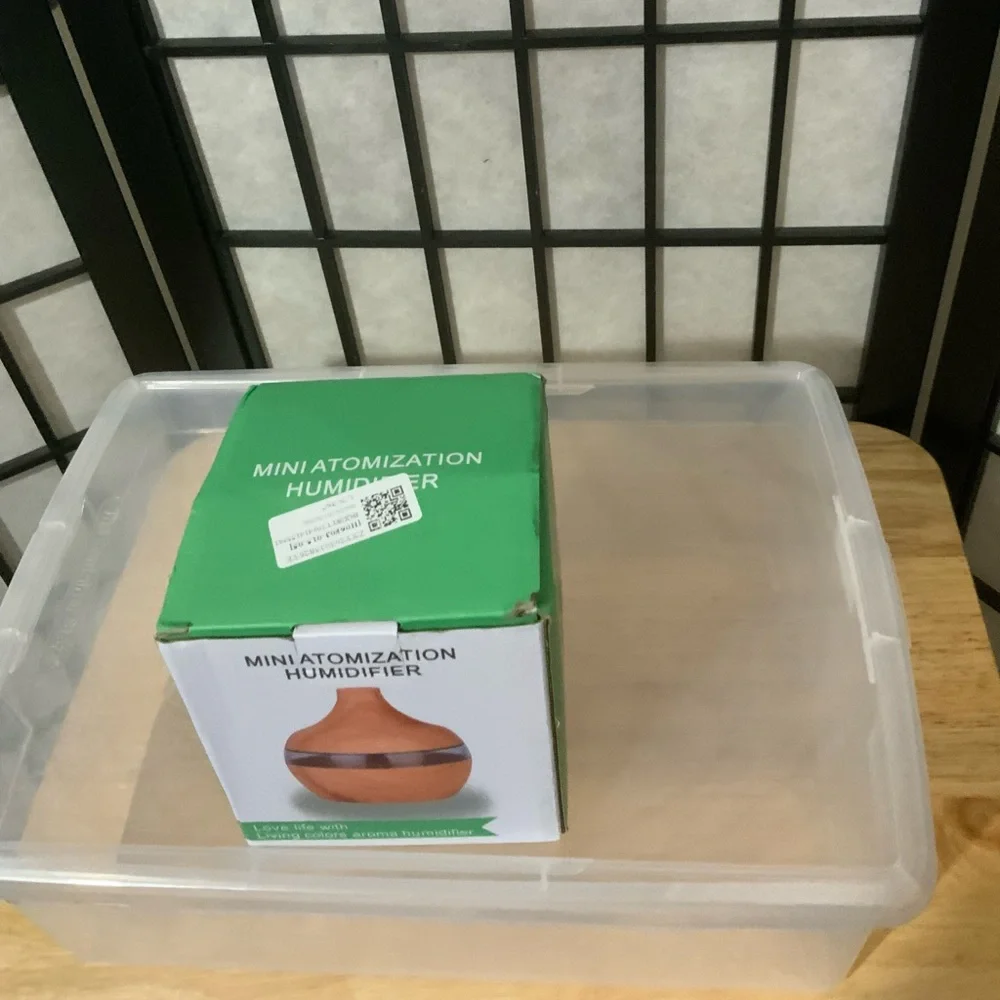 NWT Mini Humidifier Atomizer